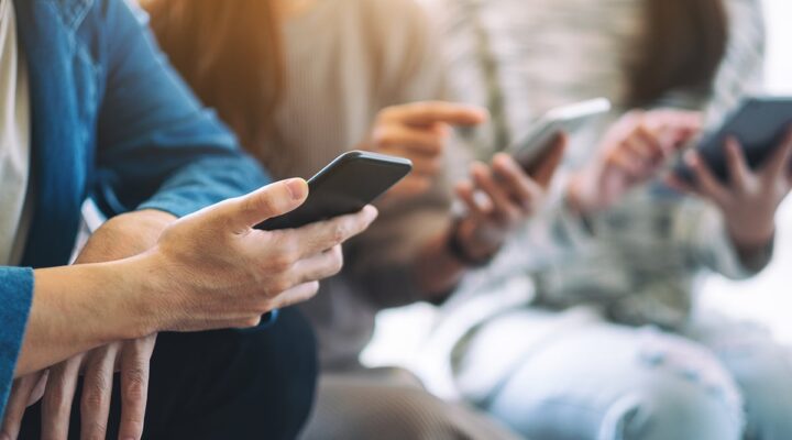 inForm-A-Neuroscientist-Explains-What-Your-Smartphone-is-Doing-to-Your-Brain-header-image