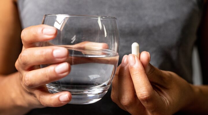 inForm-Ask-Dr.-Adam--Do-I-Need-a-Daily-Multivitamin-or-Is-Food-Enough--header-image